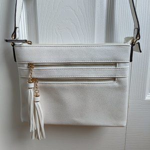 Like-new white crossbody purse bag
